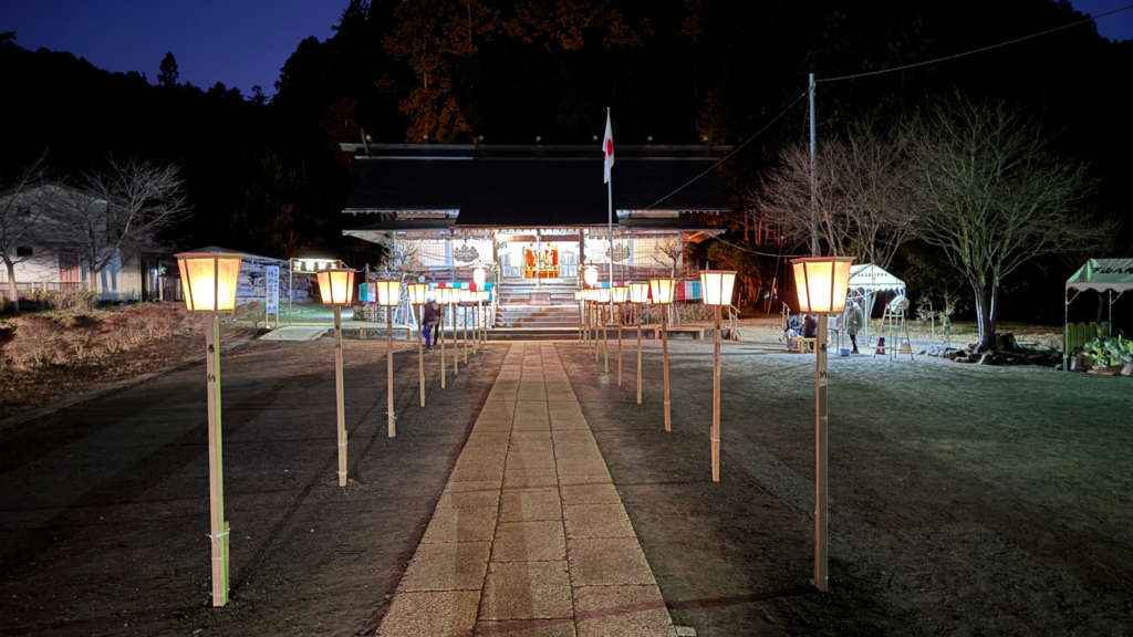 [画像：竹灯籠回廊開催時の下山八幡神社　その２]