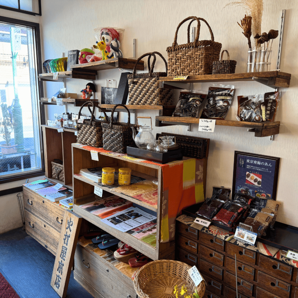 [画像：火打屋さんの店内　その２]