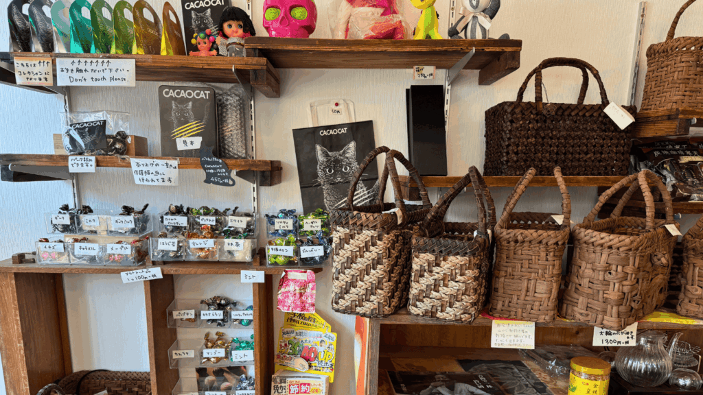 [画像：火打屋さんの店内　その３]