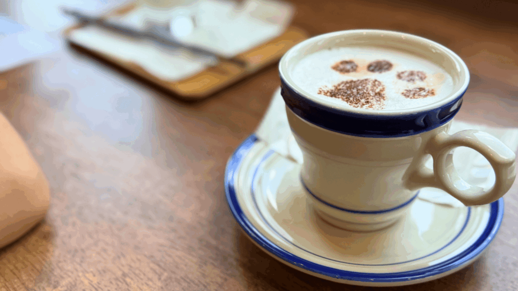 [画像：シネマネコ内シネマカフェのサムネイル画像]