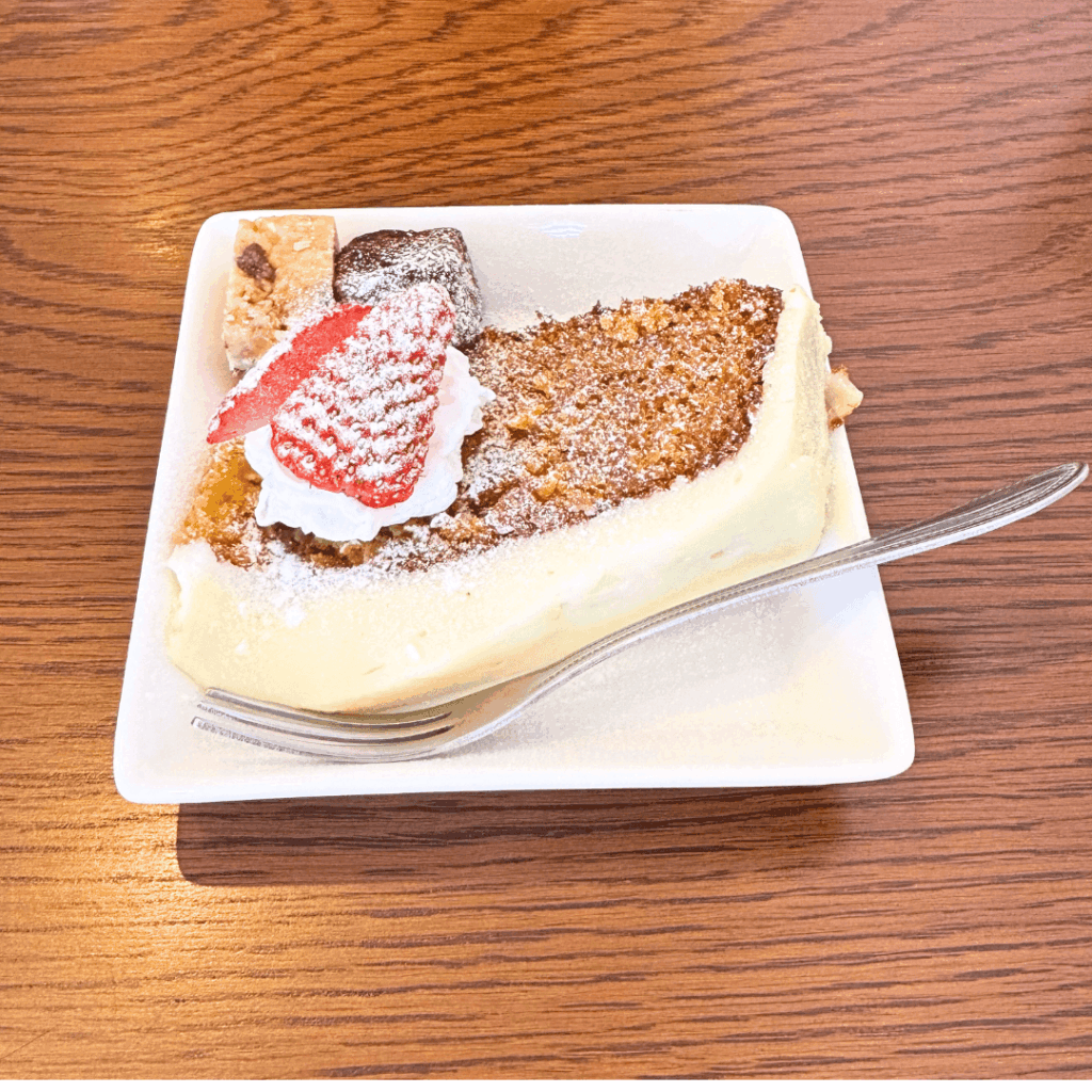 [画像：セットメニューのミニデザート]