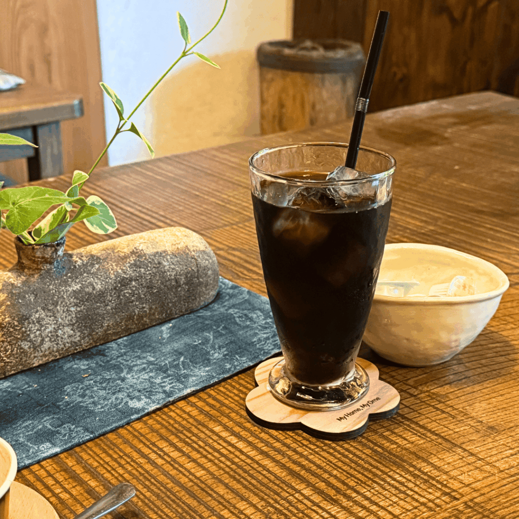 [画像：一日限りの喫茶室のアイスコーヒー]