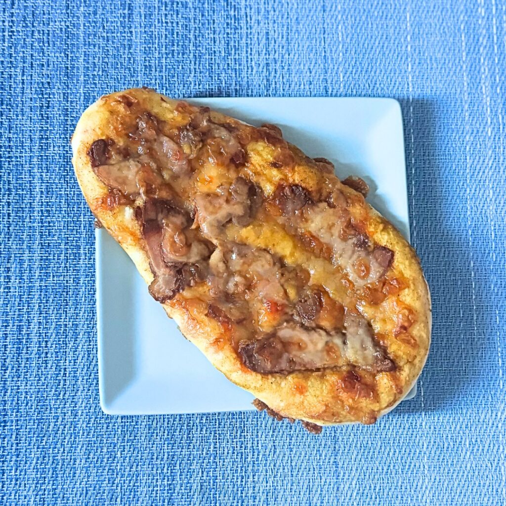 画像:葉っぱベーカリーさんのナンピザ