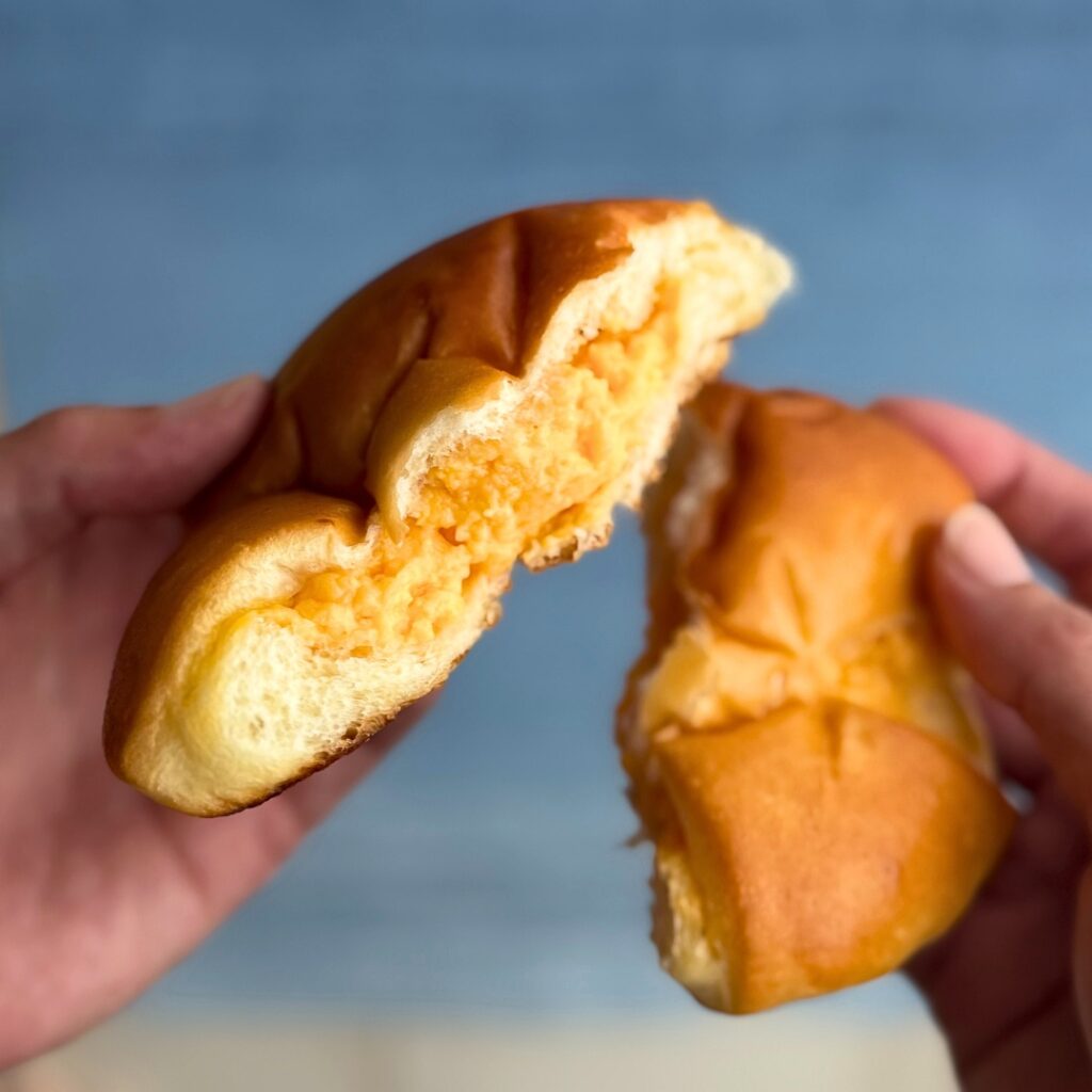 画像:葉っぱベーカリーさんのクリームパン