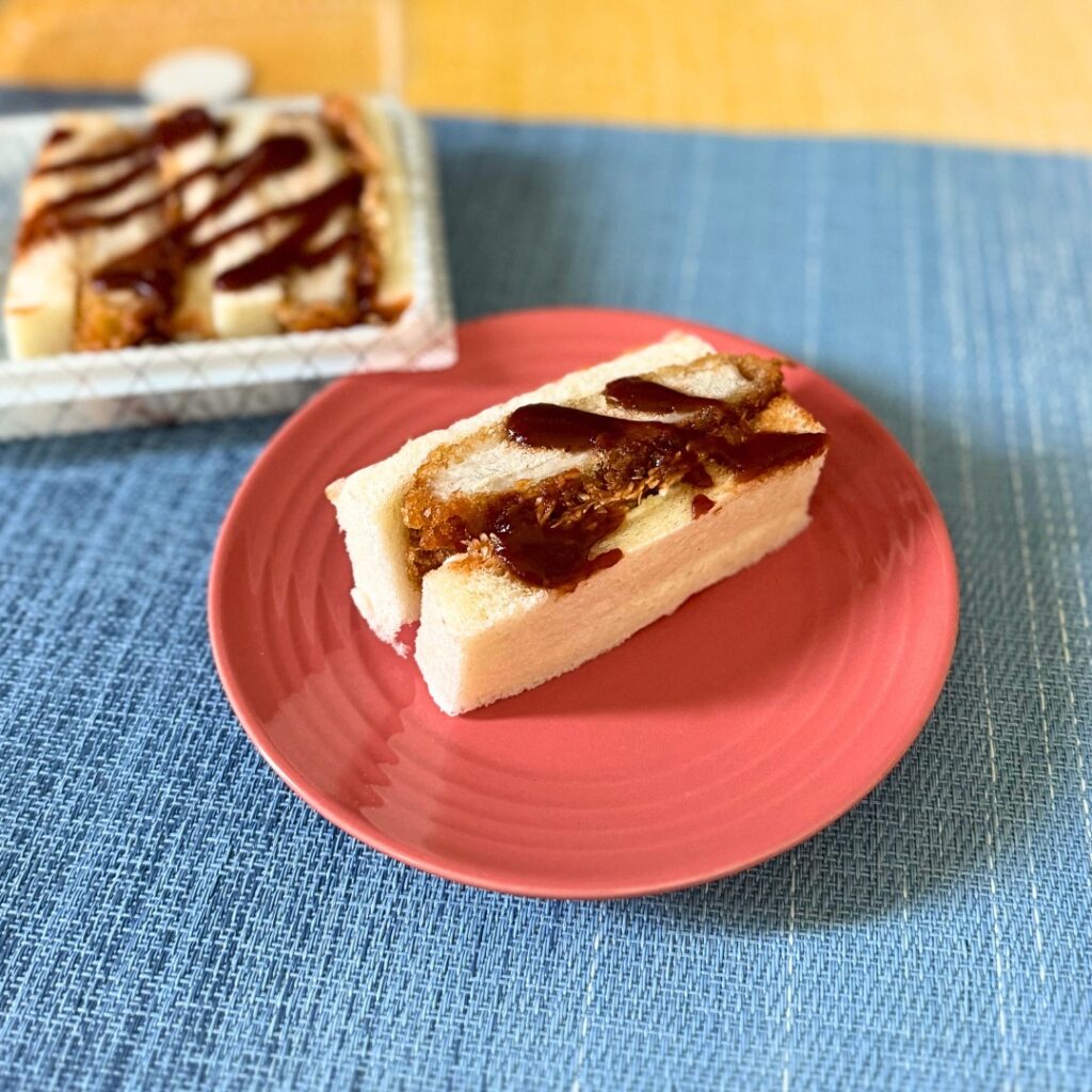 画像:葉っぱベーカリーさんのカツサンド