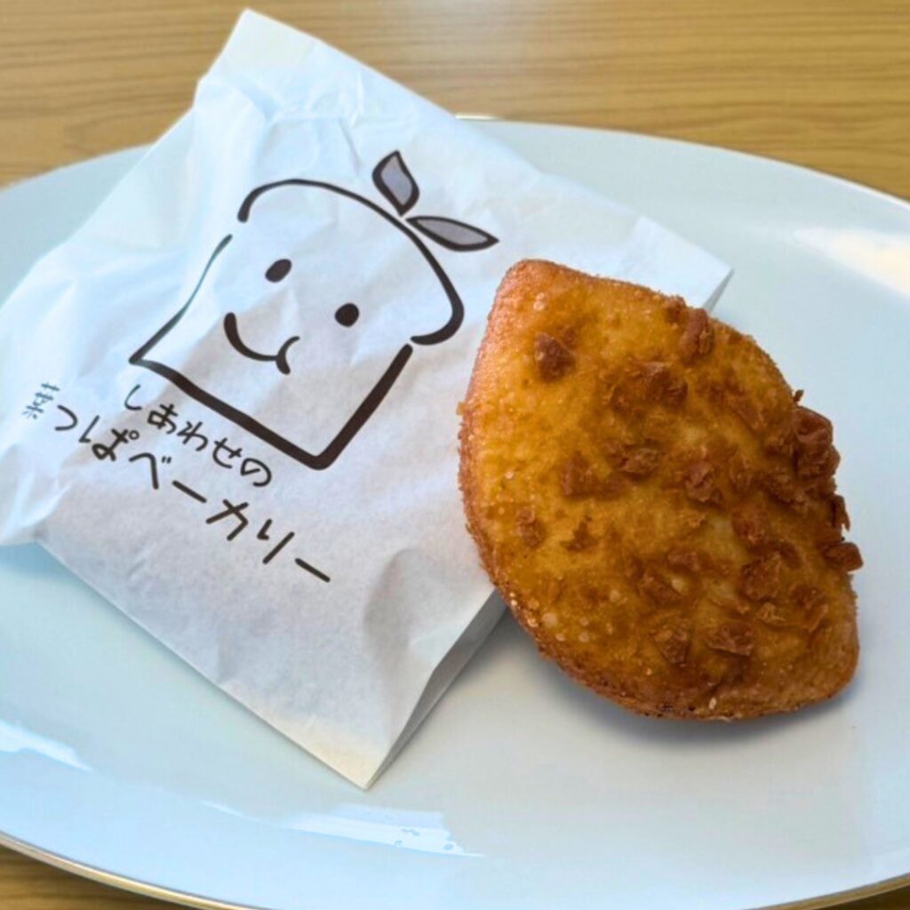 画像:葉っぱベーカリーさんのカレーパン