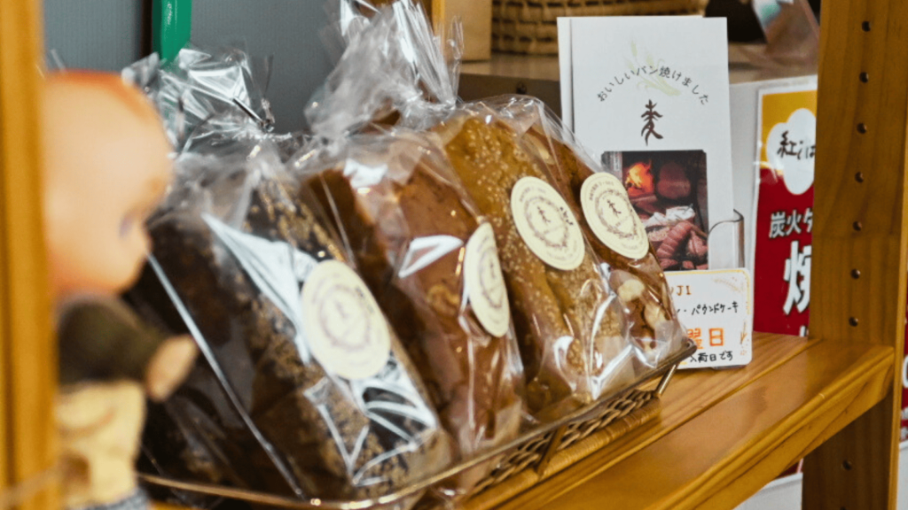 石薪窯パン 麦 MUJIさんのパウンドケーキ