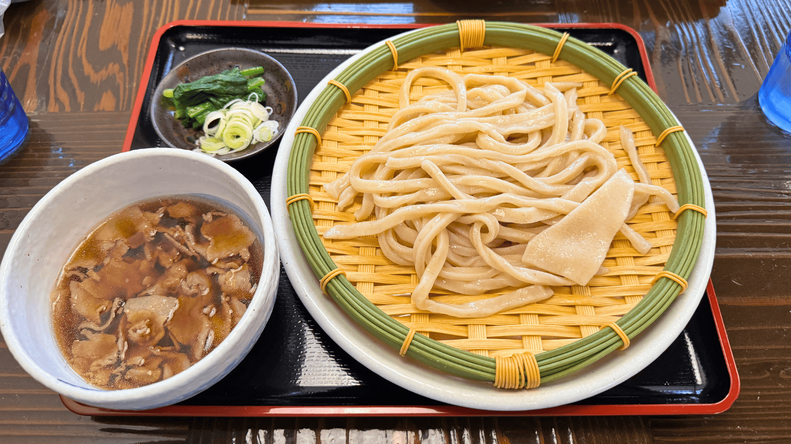 「【青梅市裏宿町】手打ちうどん 田舎屋 青梅店｜武蔵村山うどんの流れを汲む、コシのある絶品麺！」のアイキャッチ画像