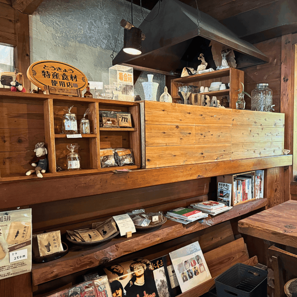 [画像：CAFE YUBA（カフェ ユバ）さんの店内]