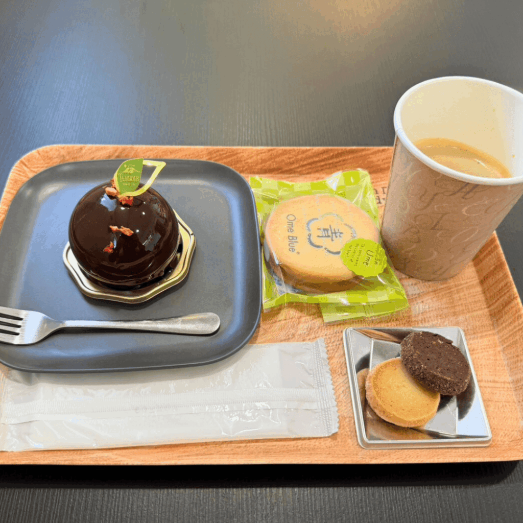 画像：お好みのスイーツでティータイムを
