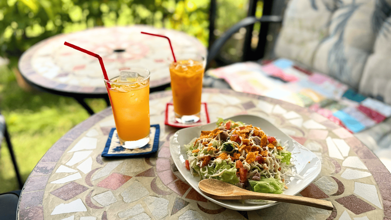 「【青梅市】南国カフェ シエスタでリゾート気分！石垣島直送フルーツの絶品ランチ＆ドリンク」のアイキャッチ画像