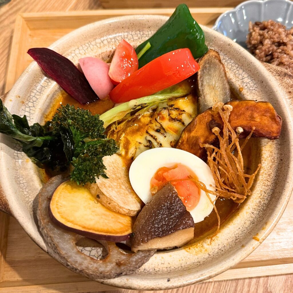 焼きキャベツと焦がしチーズのアップ