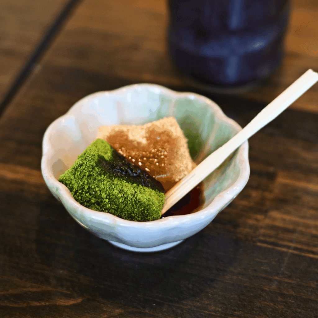 抹茶ときな粉の美味しいわらび餅