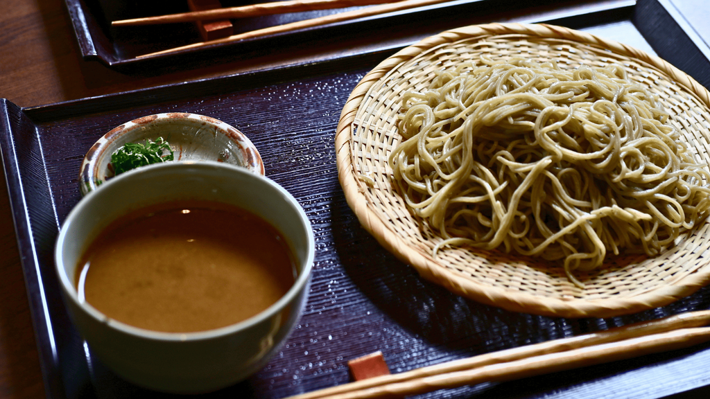 期間限定！濃厚ツルツルな「ごま汁蕎麦」